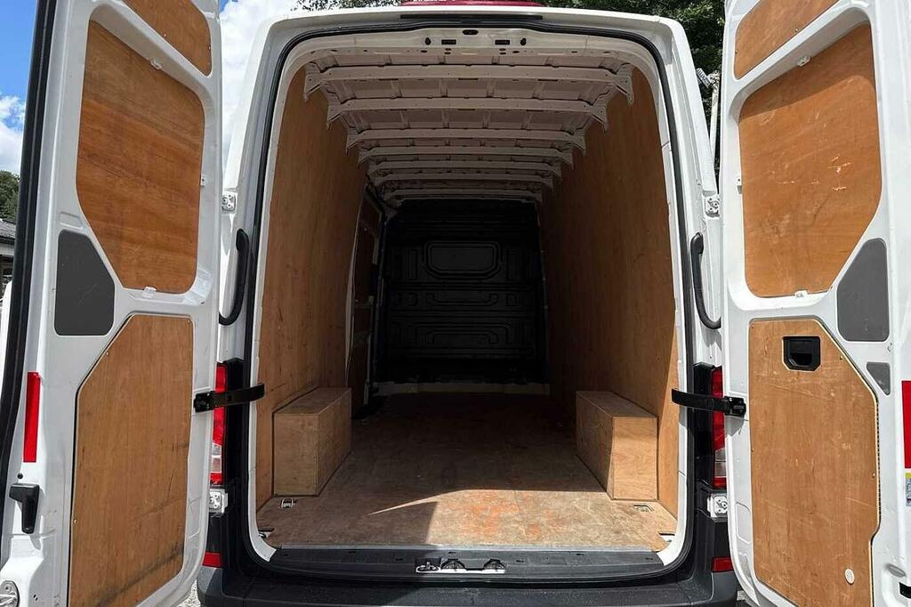 Volkswagen Crafter Crafter Cr35 Commerce Tdi White #9