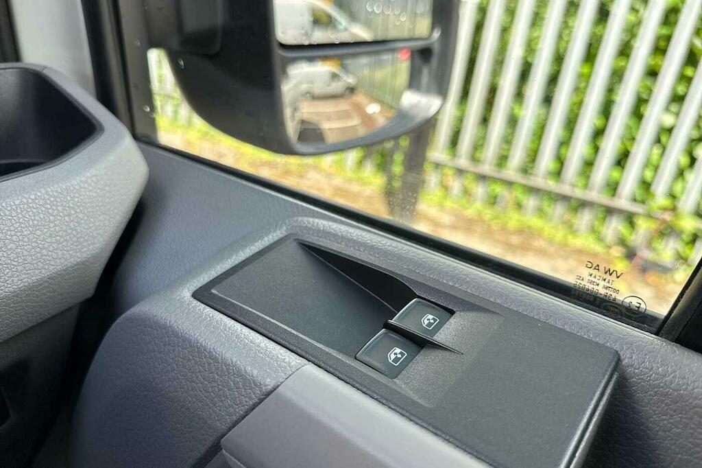 Volkswagen Crafter Crafter Cr35 Commerce Tdi White #17