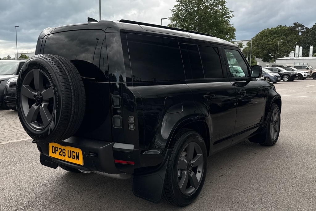 Land Rover Defender 110 3.0 D250 Hard Top X-dynamic Hse Black #4