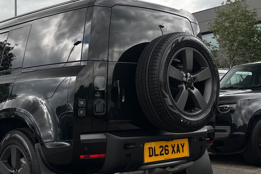 Land Rover Defender 110 3.0 D250 Hard Top X-dynamic Hse Black #3
