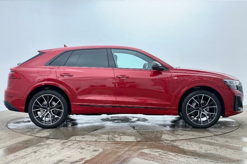 Audi Q8 55 Tfsi Quattro Vorsprung Tiptronic Red #4