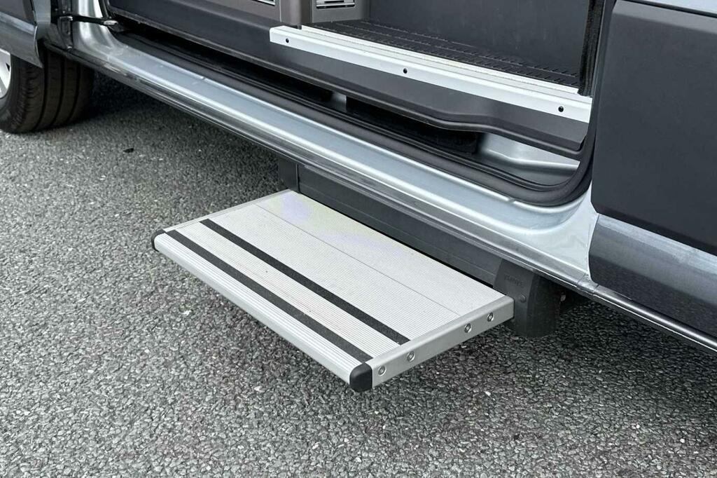 Volkswagen Grand California 2.0 Tdi 600 Tip 3.5T 4 Berth Layout-great Grey #78