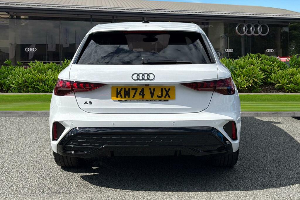 Audi A3 Black Edition 40 Tfsi E 204 Ps S Tronic White #4