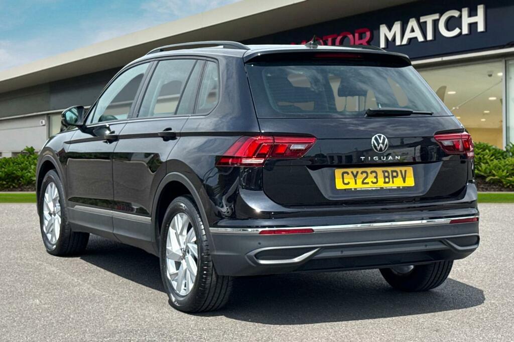 Volkswagen Tiguan 1.5 Tsi Life Dsg Euro 6 Ss CY23BPV Black #2