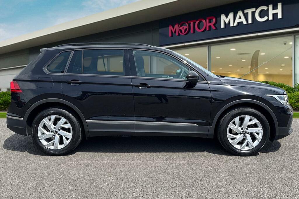 Volkswagen Tiguan 1.5 Tsi Life Dsg Euro 6 Ss CY23BPV Black #3