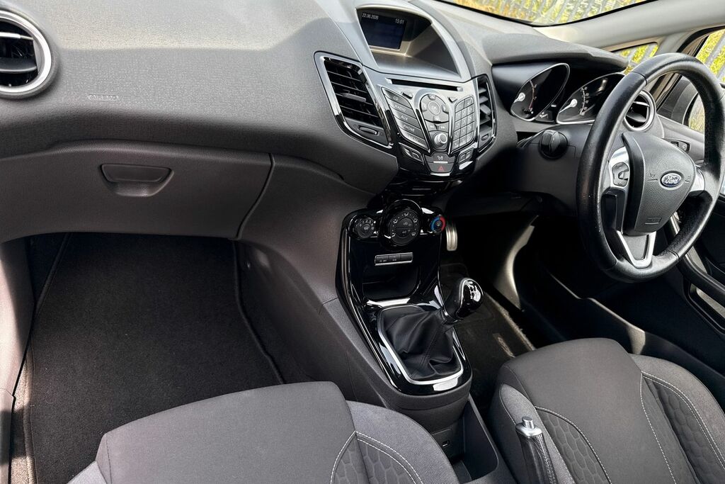 Ford Fiesta 1.0 Zetec 99 Bhp Black #19