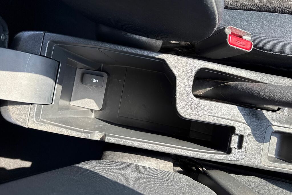 Honda Jazz 1.3L I-vtec Se Silver #36