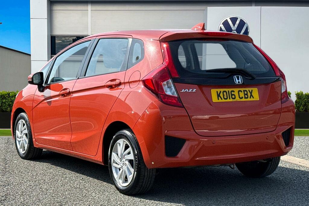 Honda Jazz 1.3 I-vtec Se Navi Cvt Euro 6 Ss Orange #2