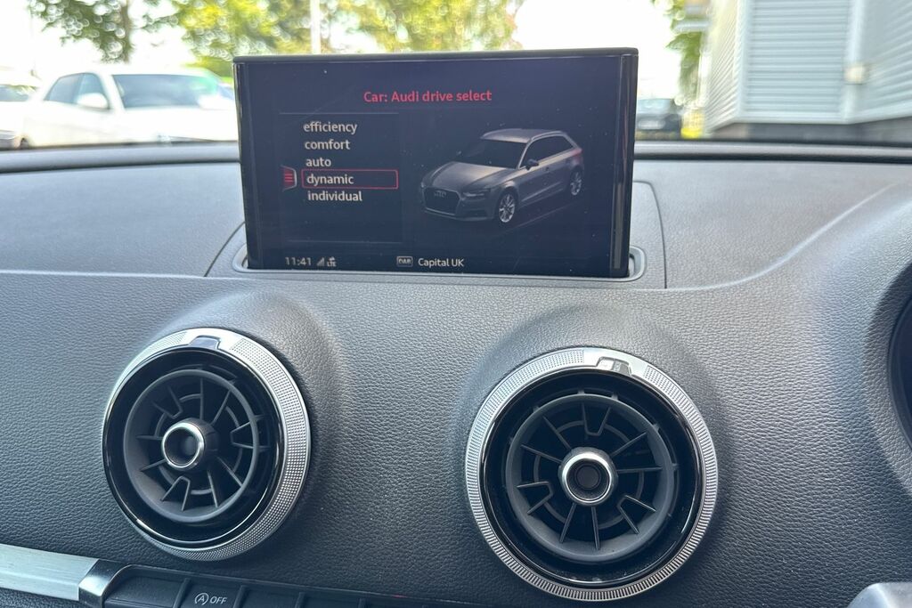 Audi A3 Audi A3 Sportback S Line 35 Tfsi 150 Ps S Tronic White #34