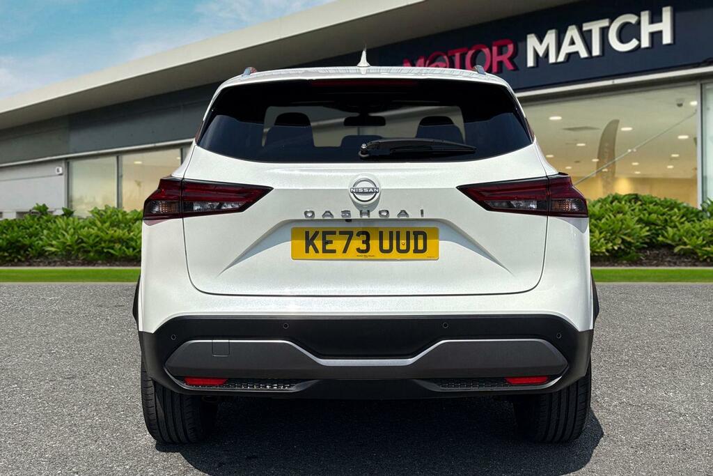 Nissan Qashqai 1.3 Dig-t Mhev N-connecta Xtron Euro 6 Ss White #4