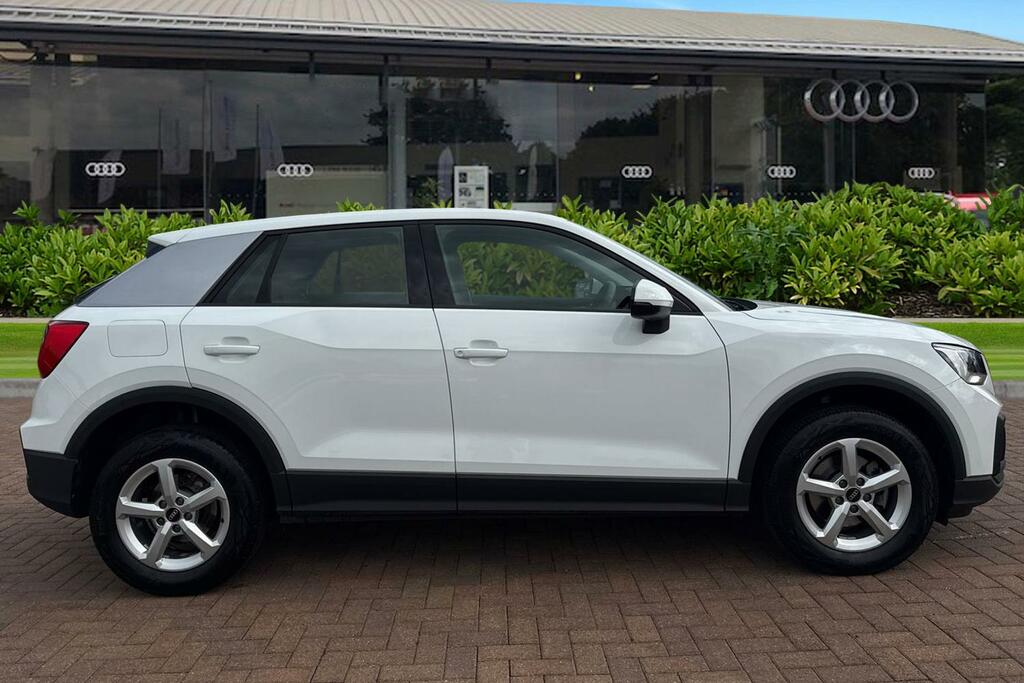 Audi Q2 30 Tfsi Technik White #3
