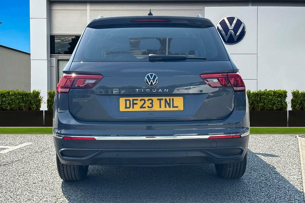 Volkswagen Tiguan 1.5 Tsi 150 Life Dsg 1 Year Vw Warranty Grey #4