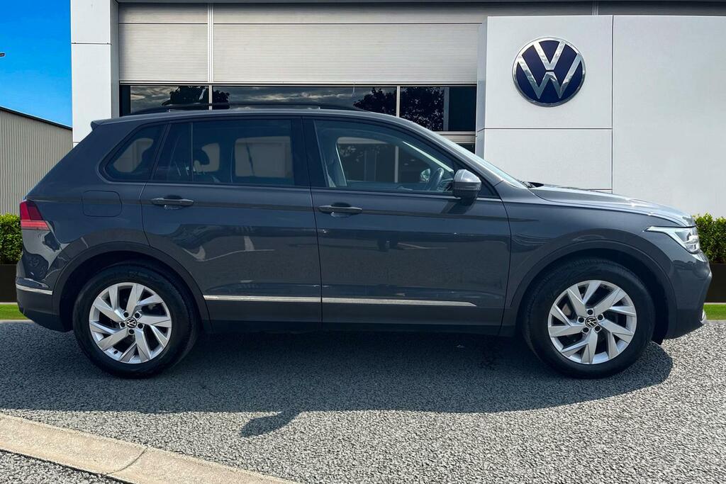 Volkswagen Tiguan 1.5 Tsi 150 Life Dsg 1 Year Vw Warranty Grey #3