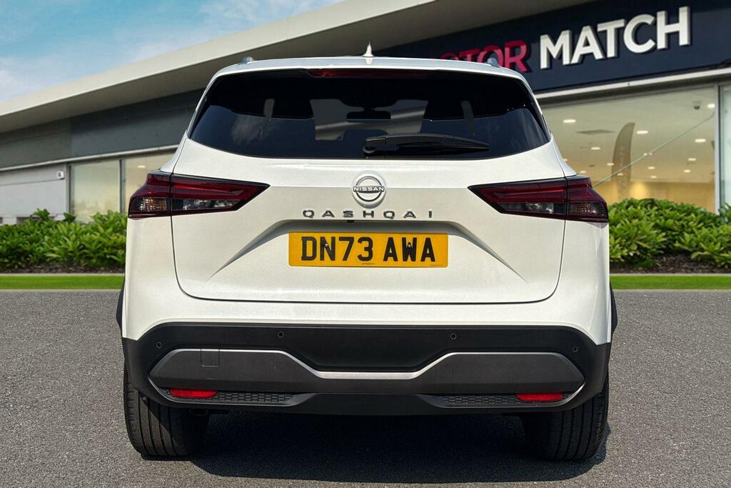 Nissan Qashqai 1.3 Dig-t Mhev N-connecta Xtron Euro 6 Ss White #4