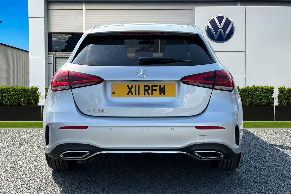Mercedes-Benz A Class 2.0 A250 Amg Line Executive 7G-dct Euro 6 Ss Silver #4