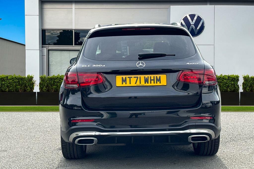 Mercedes-Benz GLC Class Glc 300D 4Matic Amg Line Premium 9G-tronic Black #4