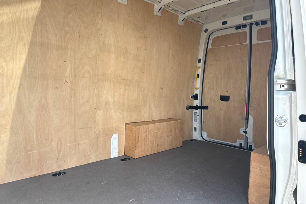 Volkswagen Crafter 2.0 Tdi 140Ps Commerce Plus High Roof Van White #13