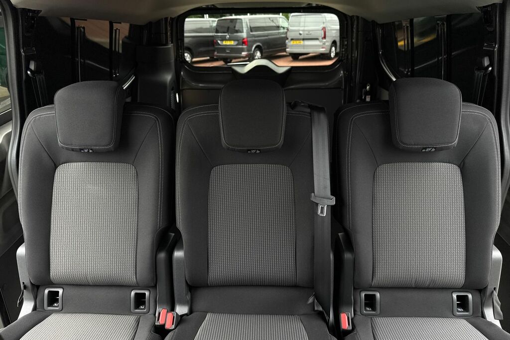 Volkswagen Transporter 2.0 Tdi 150 Commerce Pro Kombi Van Purple #18