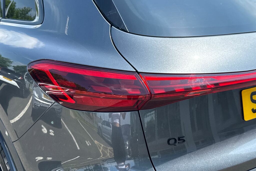 Audi Q5 2.0 Tdi Quattro Edition 1 S Tronic Sv Black #7