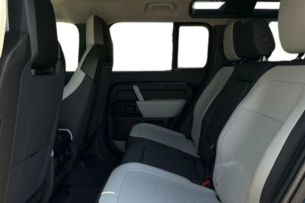 Land Rover Defender 110 4.4 P635 Octa 110 Blue #4