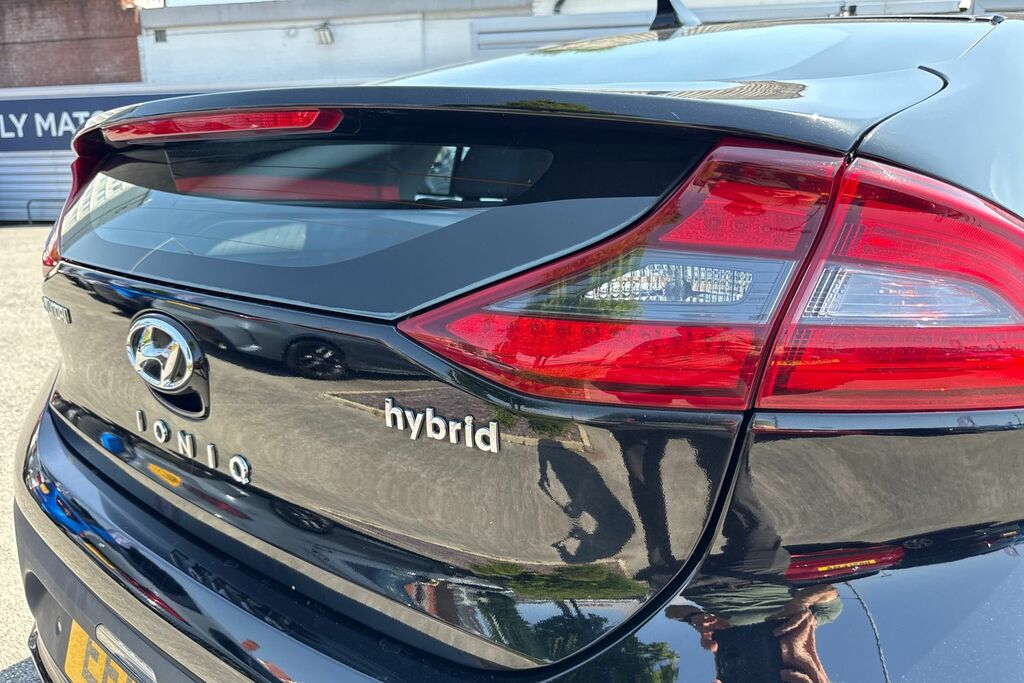 Hyundai Ioniq Hatchback White #48