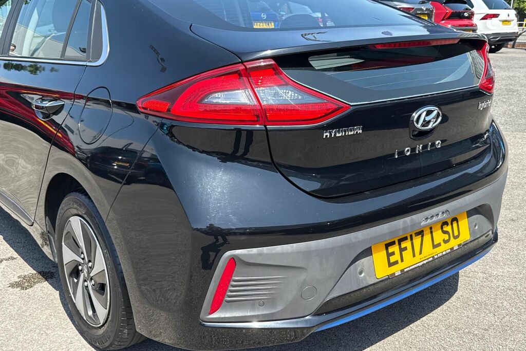 Hyundai Ioniq Hatchback White #15