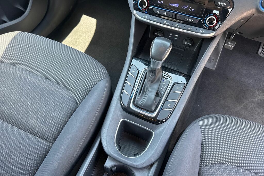 Hyundai Ioniq Hatchback White #19