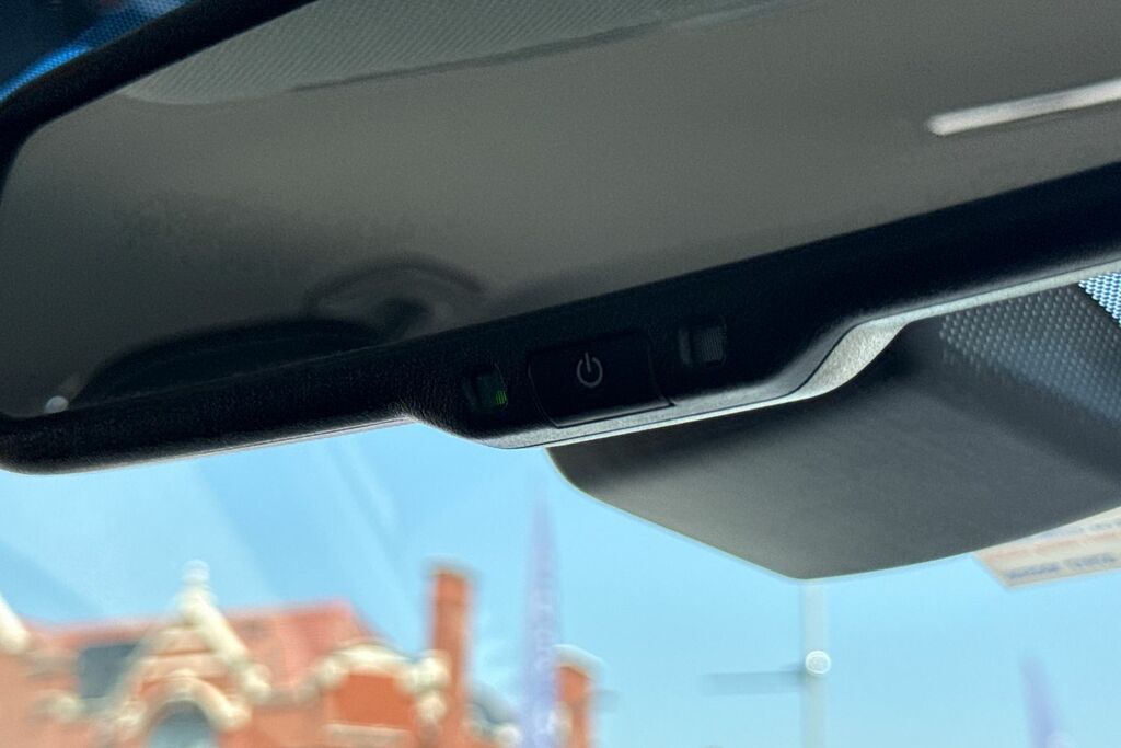 Hyundai Ioniq Hatchback White #42