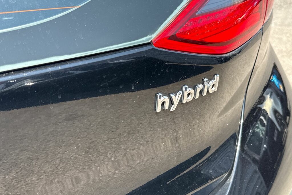 Hyundai Ioniq Hatchback White #24