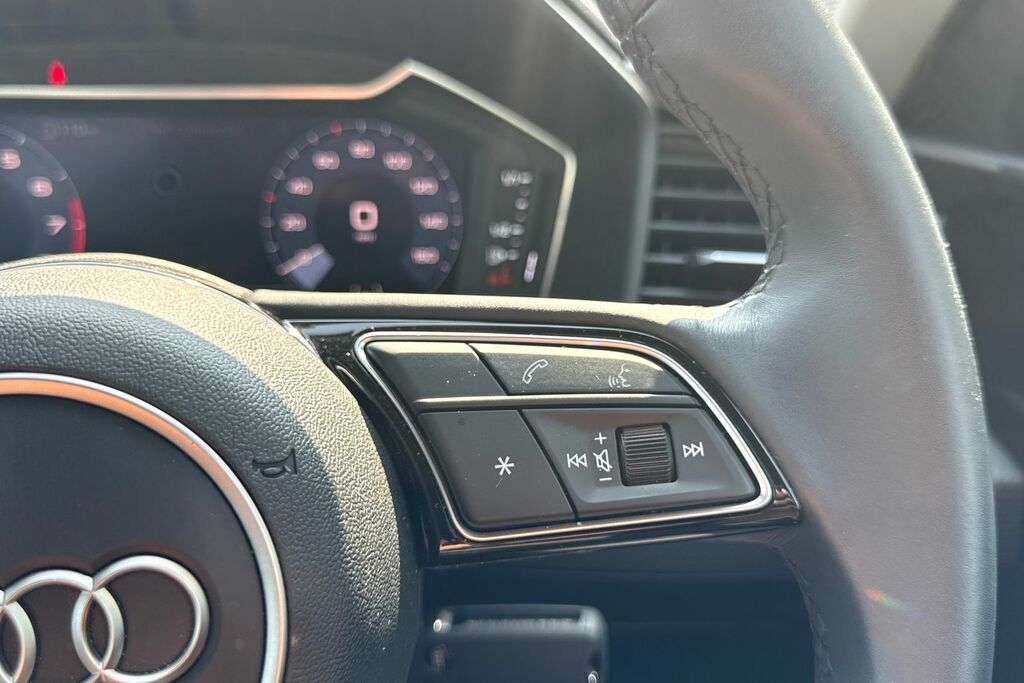 Audi A1 Black Edition 30 Tfsi 116 Ps 6-Speed Grey #40