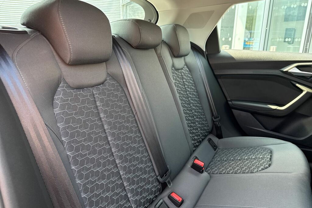 Audi A1 Black Edition 30 Tfsi 116 Ps 6-Speed Grey #18