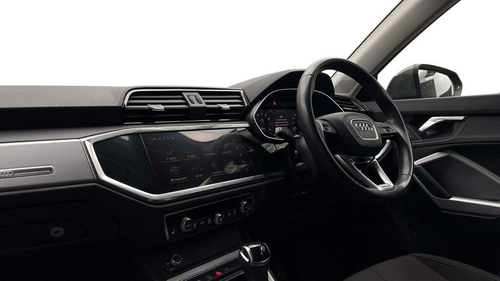 Audi Q3 Black Edition  #4