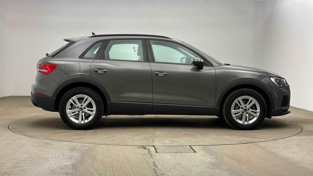 Audi Q3 Black Edition  #3