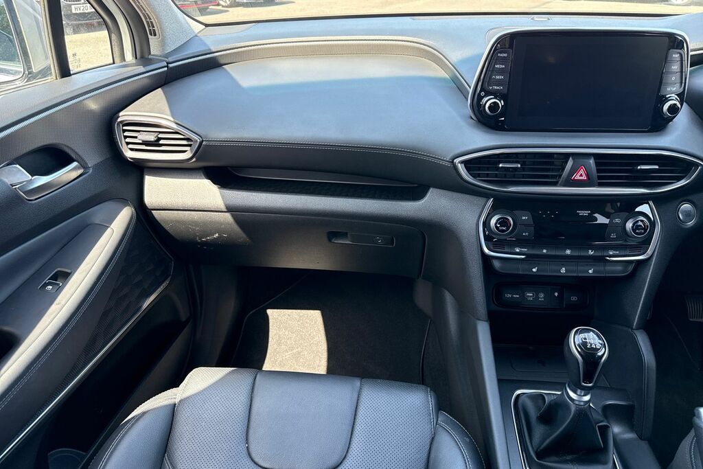 Hyundai Santa Fe Ultimate Black #19