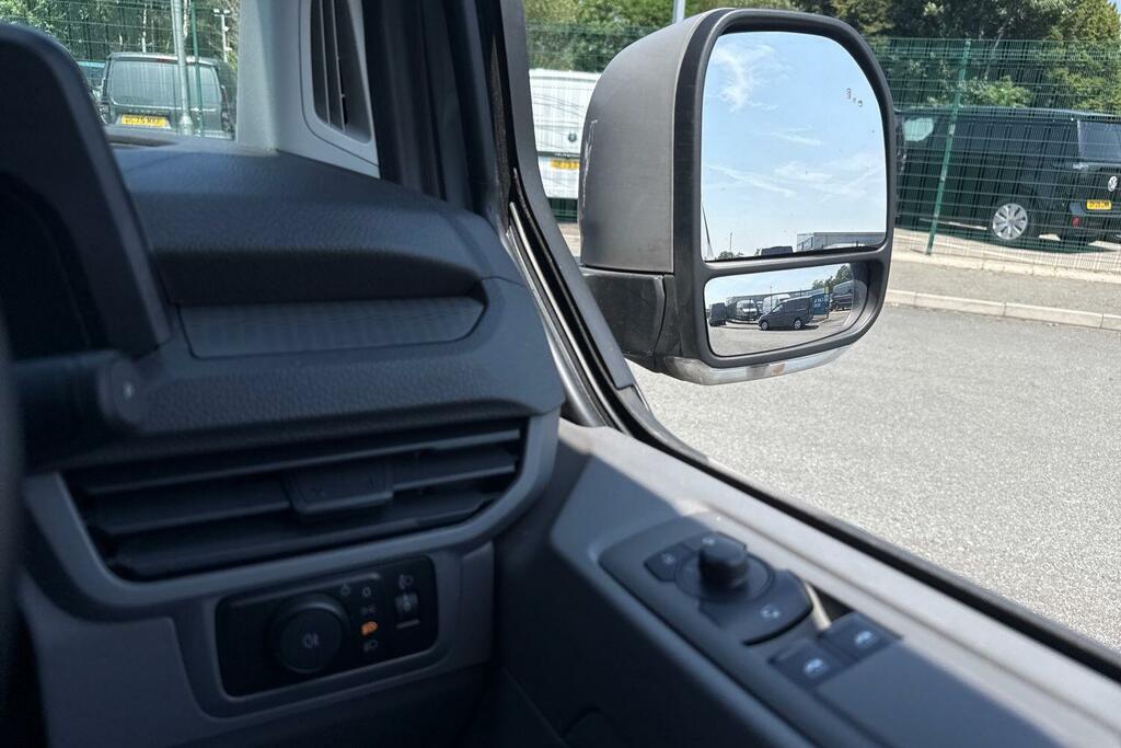 Volkswagen Transporter 2.0 Tdi 110 Commerce Plus Van White #17