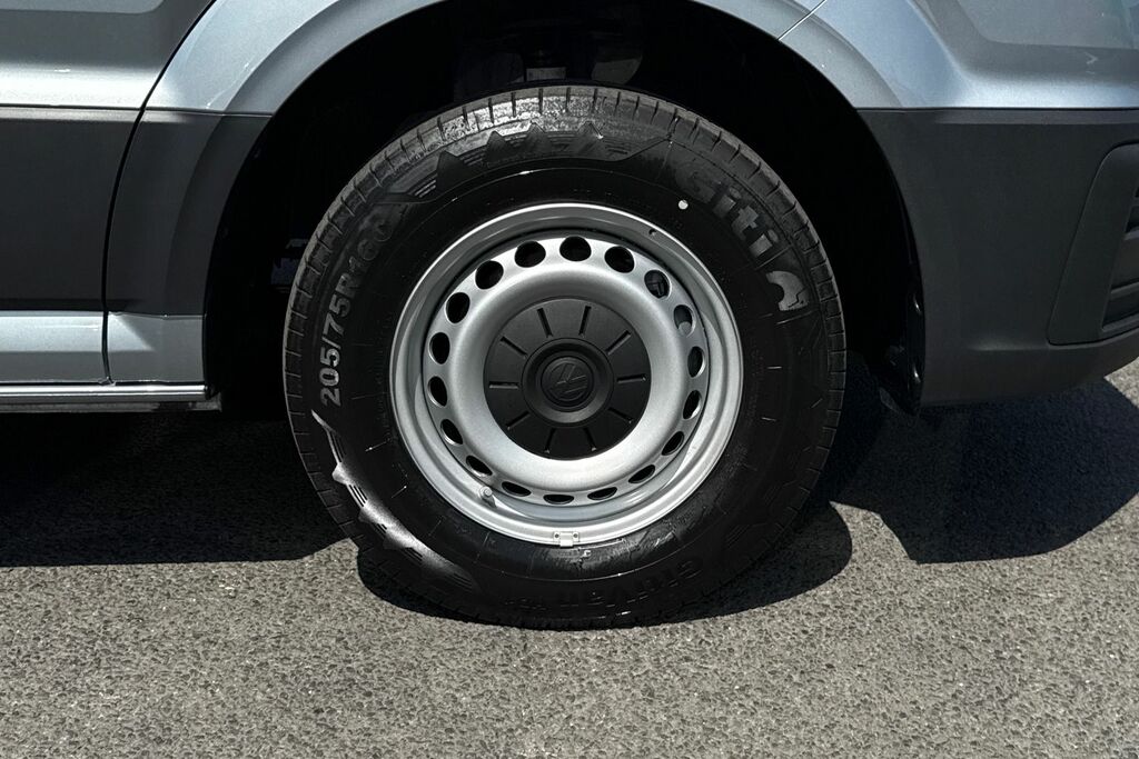 Volkswagen Crafter Mpv White #9