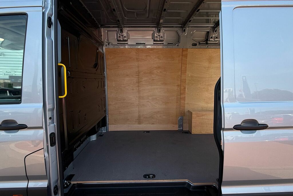 Volkswagen Crafter Mpv White #49