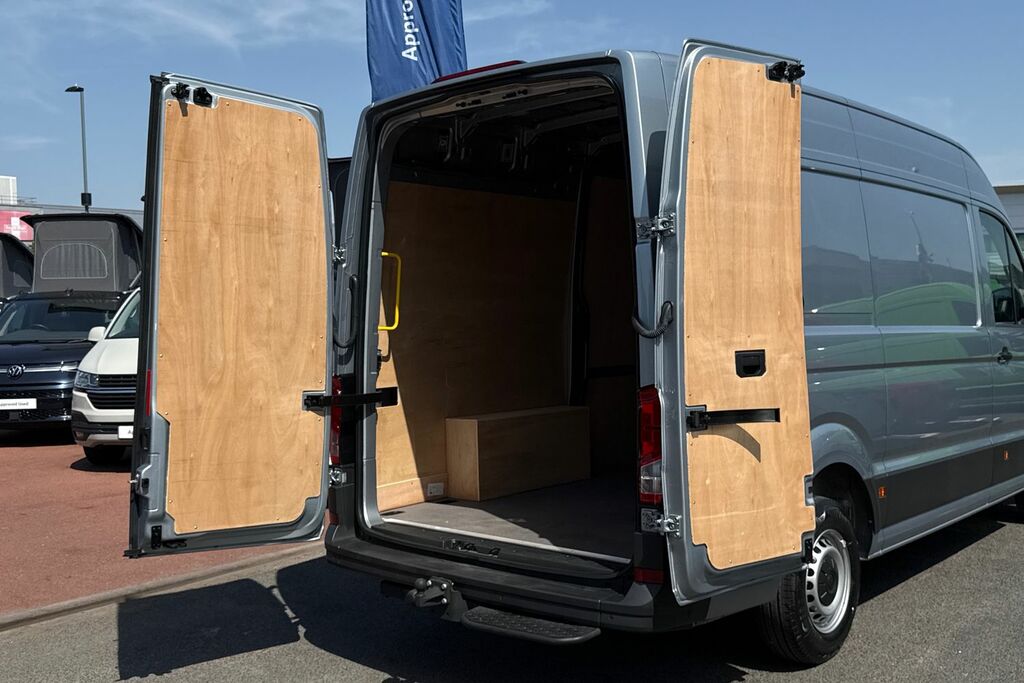 Volkswagen Crafter Mpv White #37