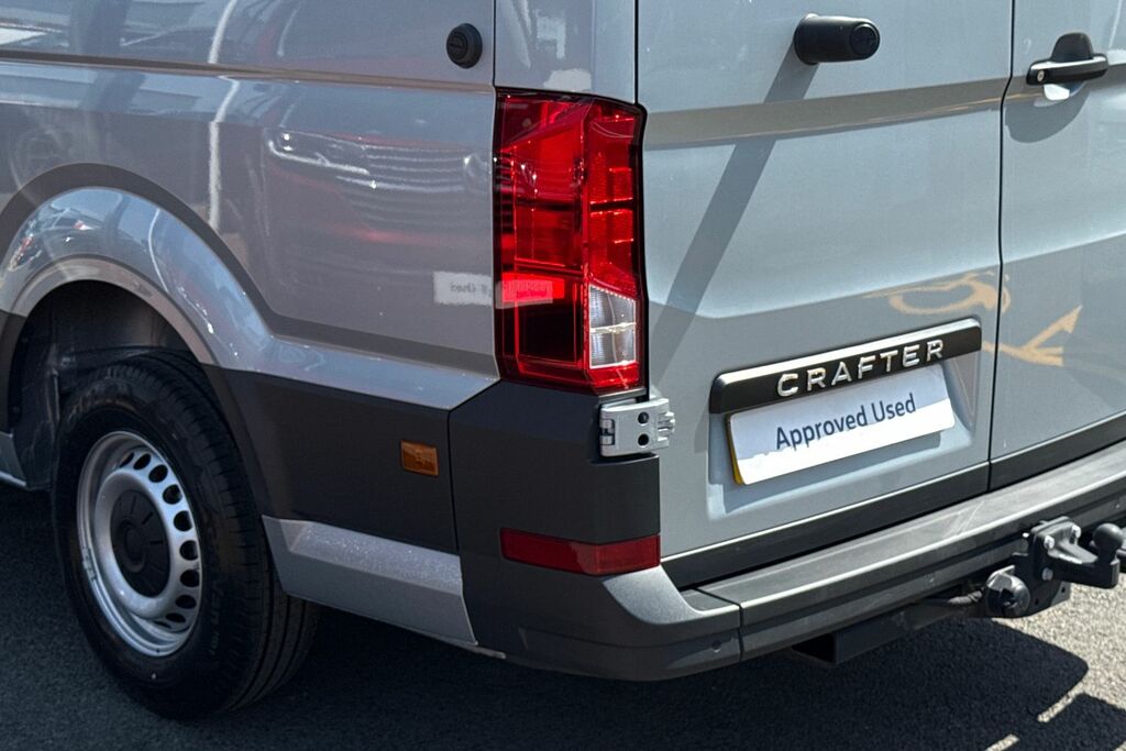 Volkswagen Crafter Mpv White #7