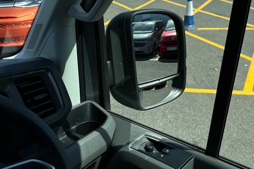 Volkswagen Crafter Mpv White #20