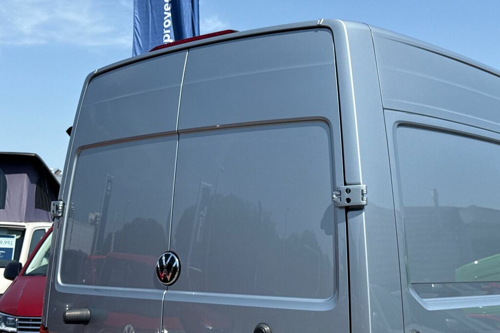Volkswagen Crafter Mpv White #32