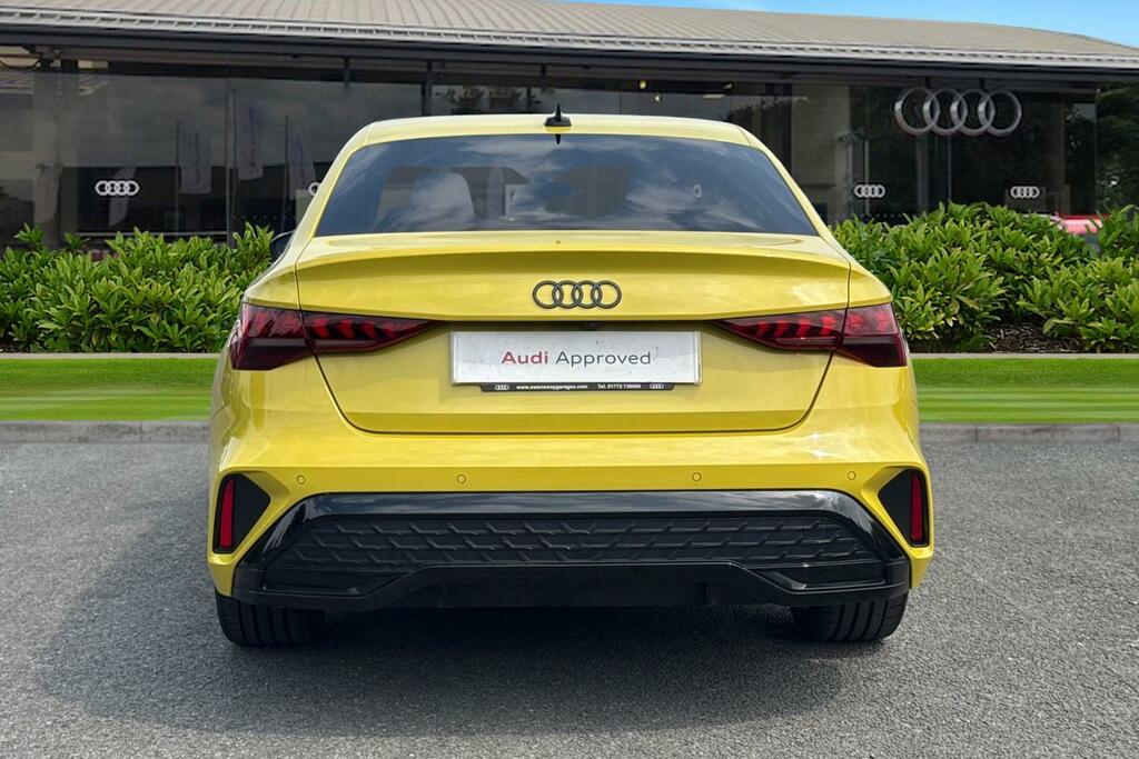 Audi A3 Black Edition 35 Tfsi 150 Ps S Tronic Yellow #4
