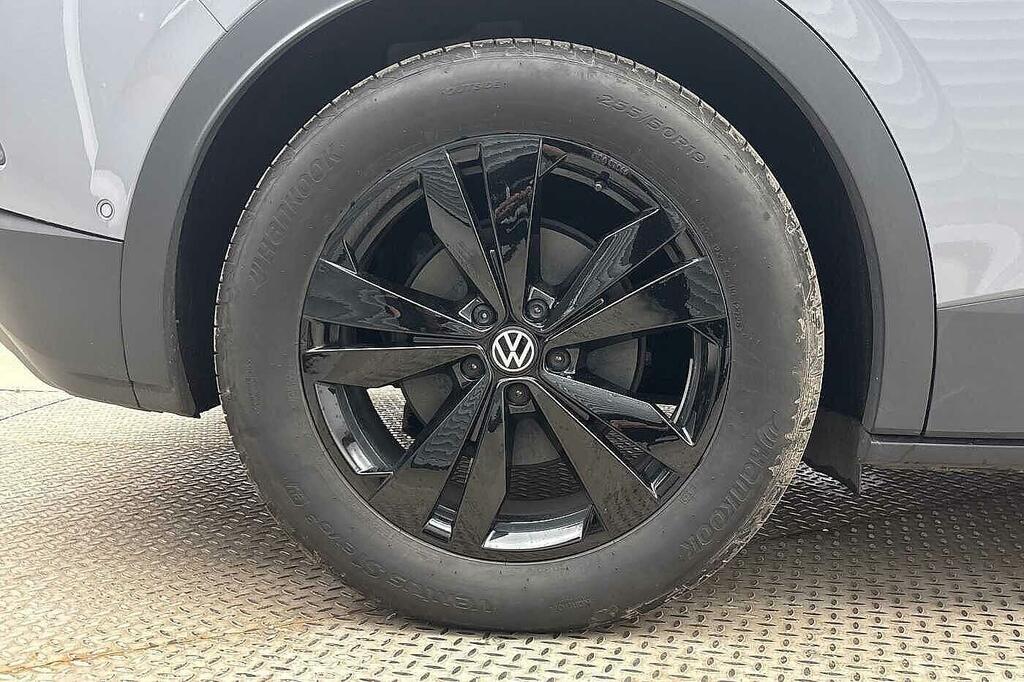 Volkswagen ID.4 210Kw Black Edition Pro 77Kwh Panoramic Glass Roo Grey #5