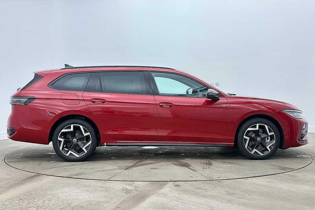 Volkswagen Passat 1.5 Tsi Ehybrid 204 Ps R-line Dsg Vat Qualify Red #4