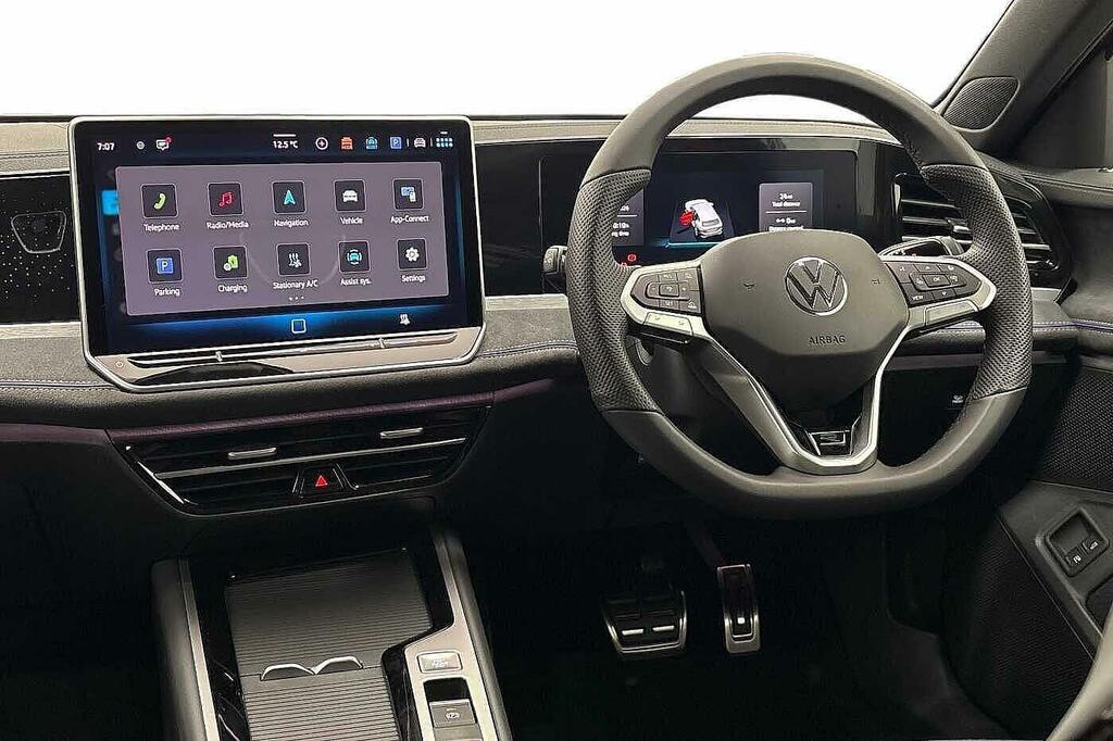 Volkswagen Passat 1.5 Tsi Ehybrid 204 Ps R-line Dsg Vat Qualify Red #2