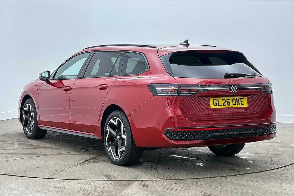 Volkswagen Passat 1.5 Tsi Ehybrid 204 Ps R-line Dsg Vat Qualify Red #3