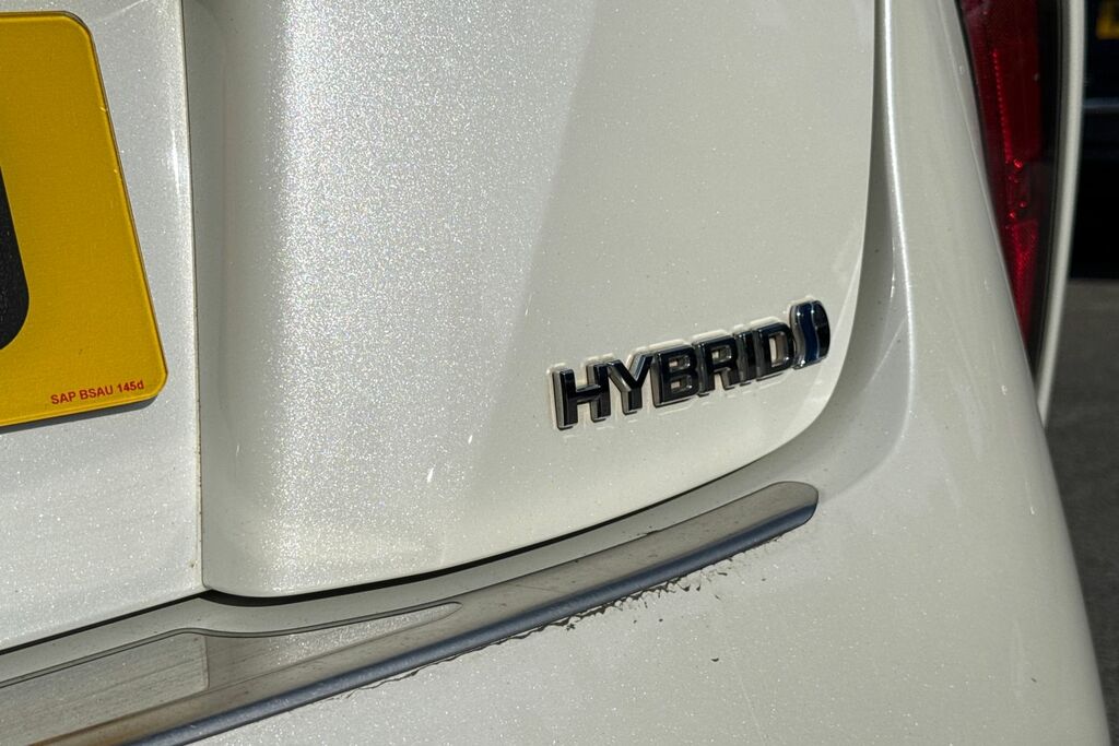 Toyota Prius+ Business Edition Plus White #27
