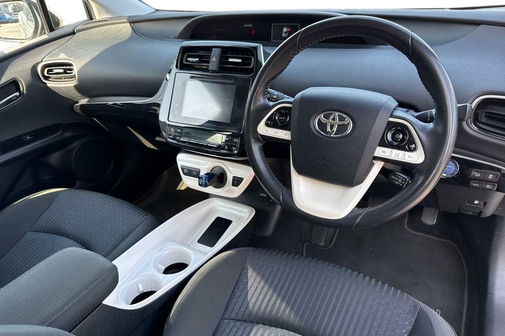 Toyota Prius+ Business Edition Plus White #17