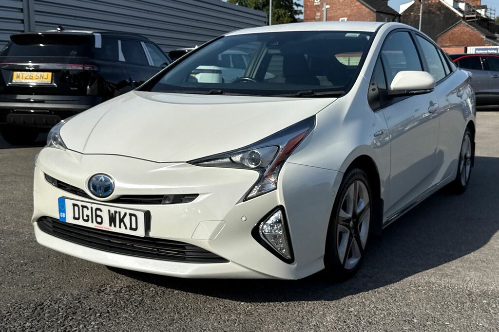 Toyota Prius+ Business Edition Plus White #52