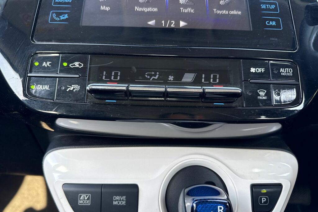 Toyota Prius+ Business Edition Plus White #21